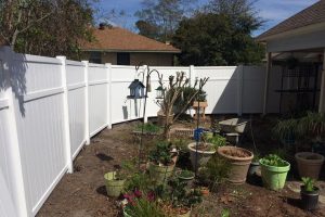 Vinyl-Privacy-Fence-Residential